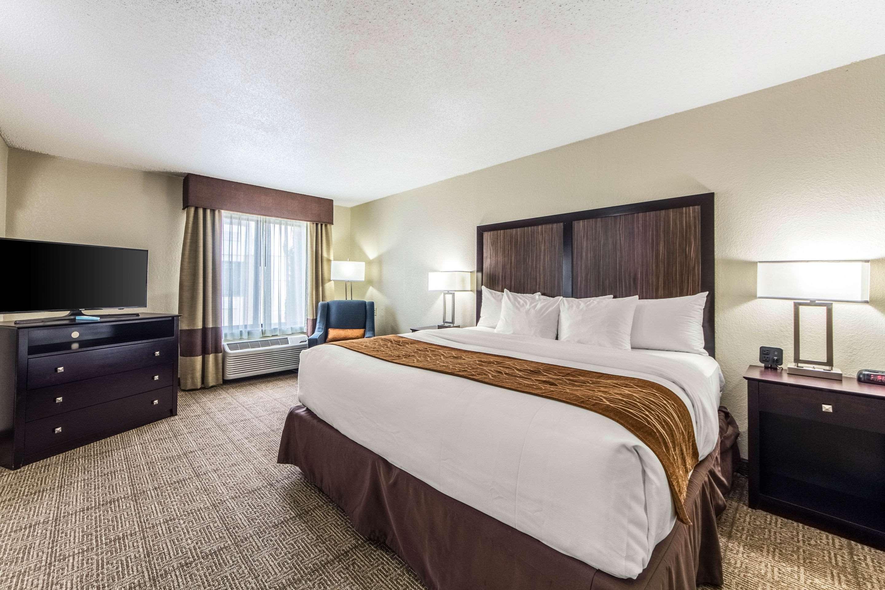 Comfort Inn Dallas Park Central Exterior photo