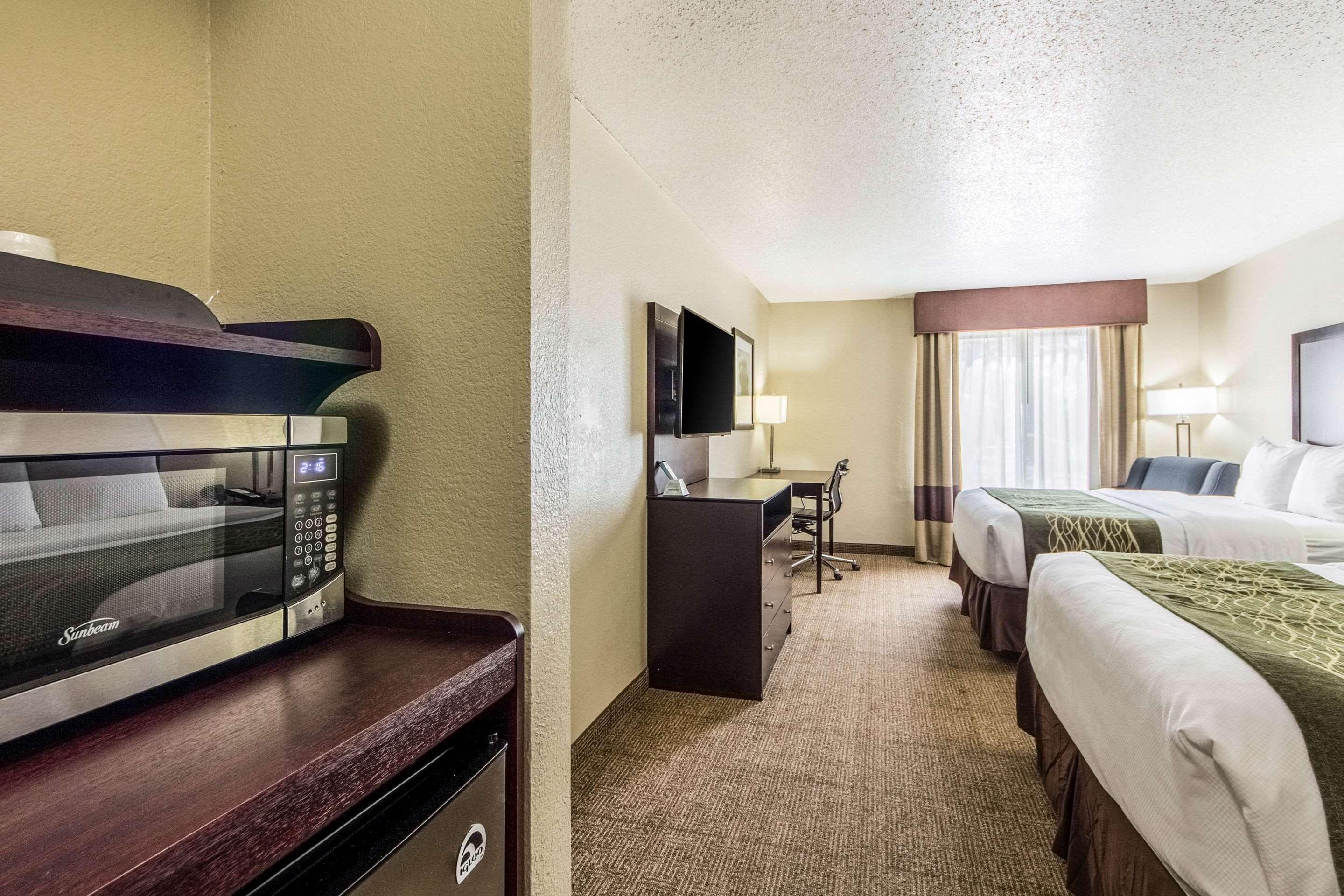 Comfort Inn Dallas Park Central Exterior photo