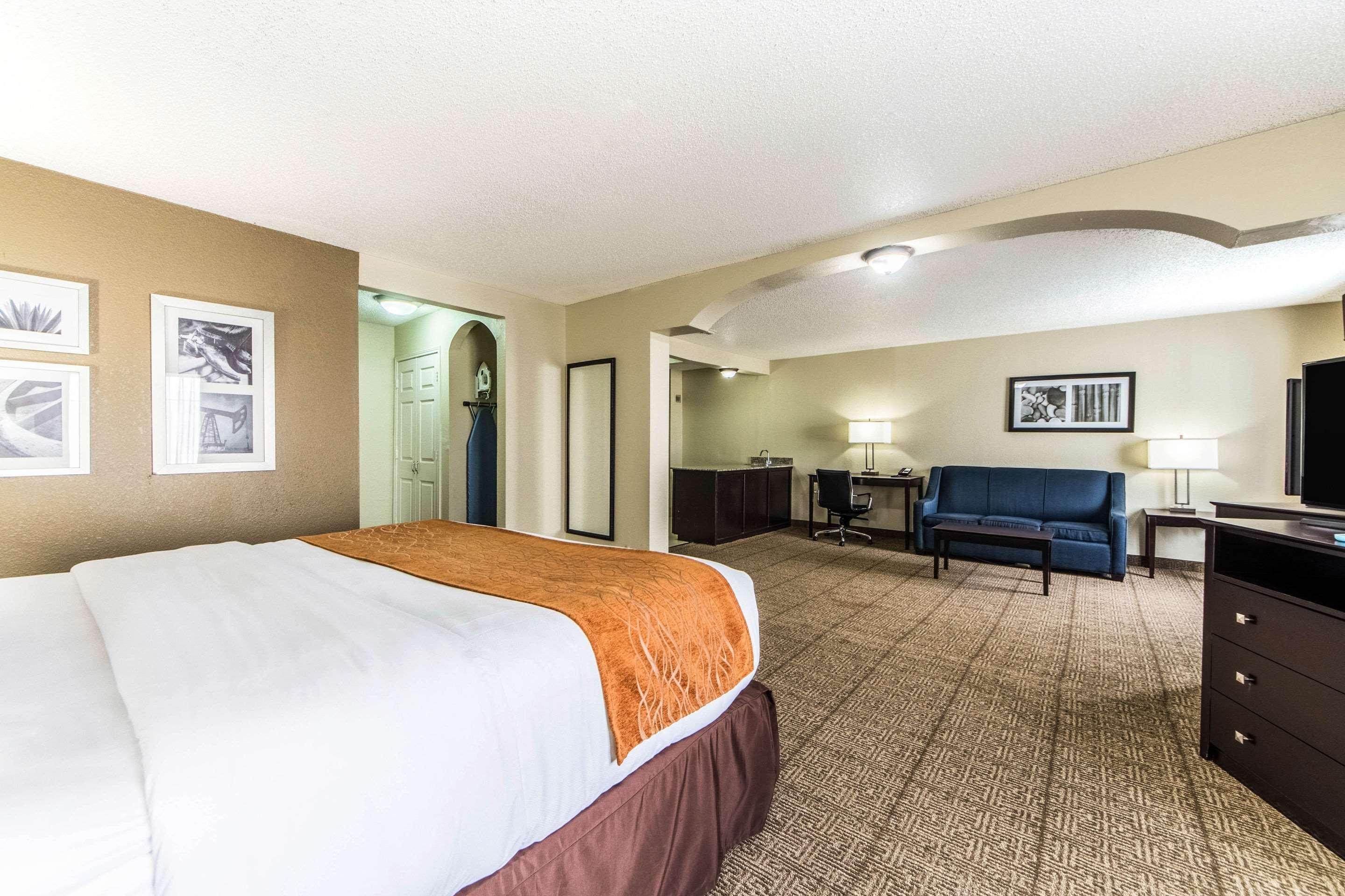 Comfort Inn Dallas Park Central Exterior photo