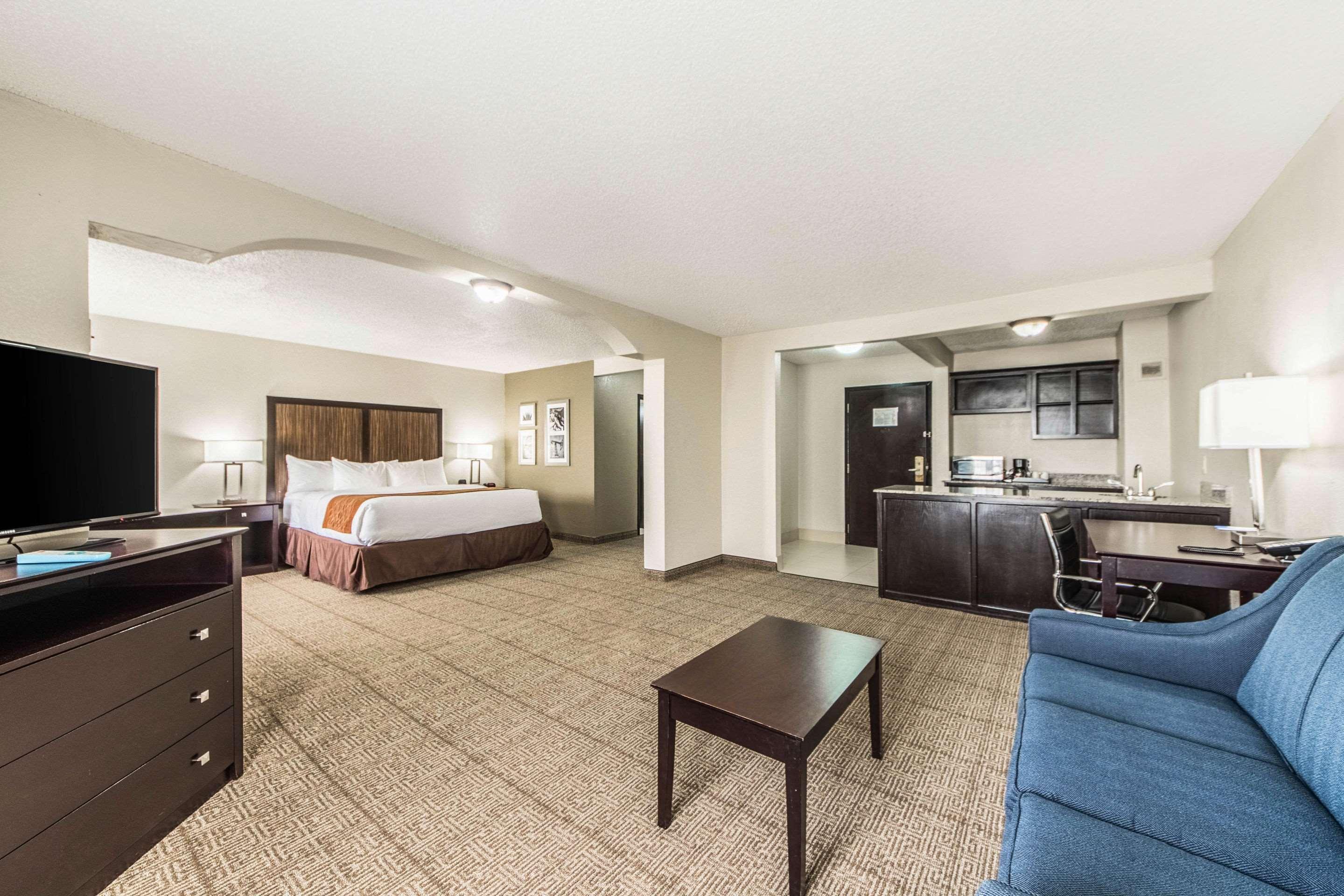 Comfort Inn Dallas Park Central Exterior photo
